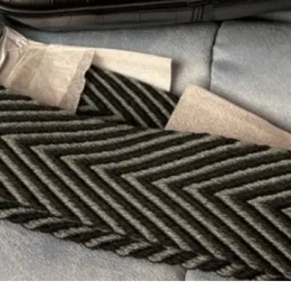 Marc Jacobs Black Snapshot Crossbody Bag with Gold Hardware - Picture 8 of 9